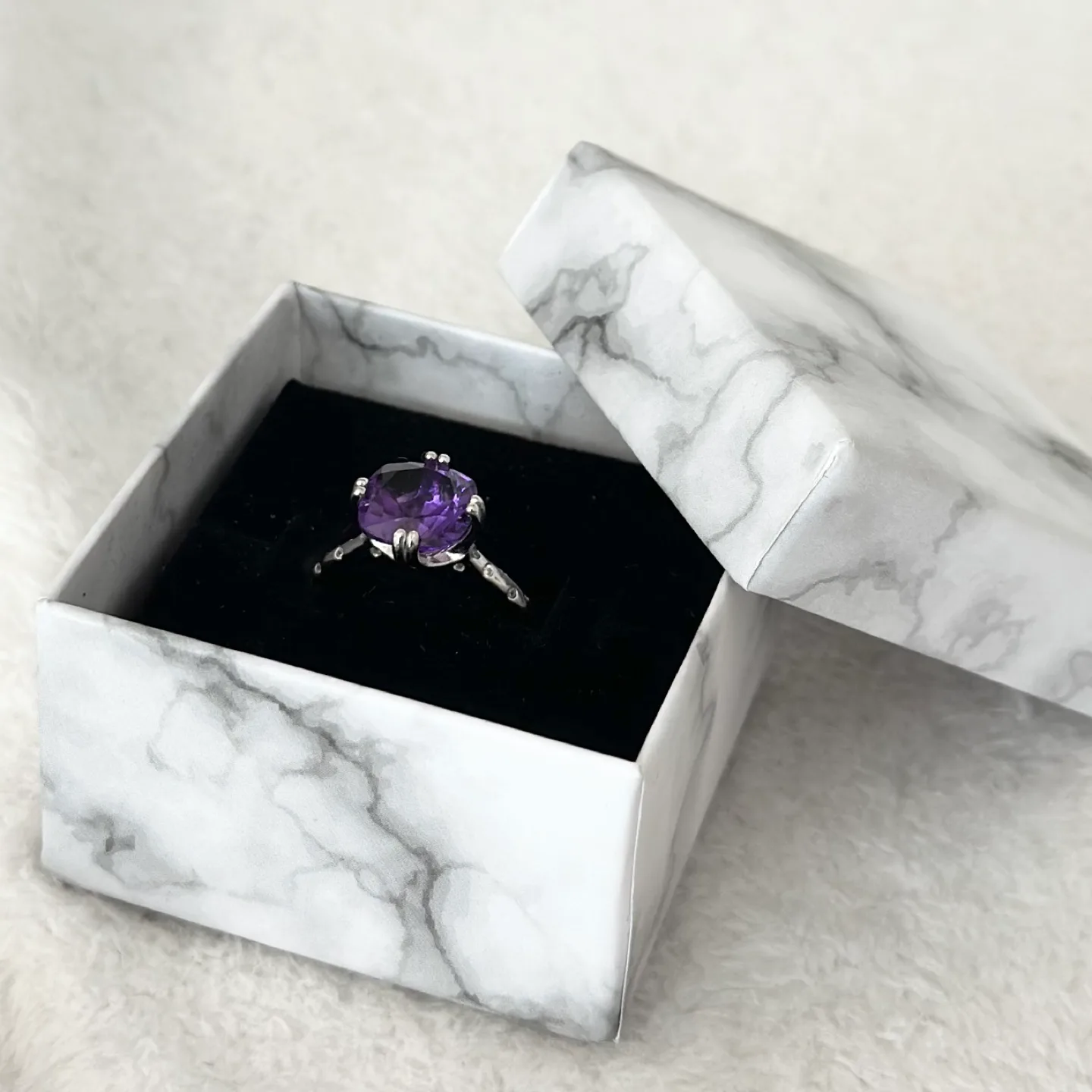 Natural Purple Amethyst Ring with Silver Adjustable Band image indicator(4)