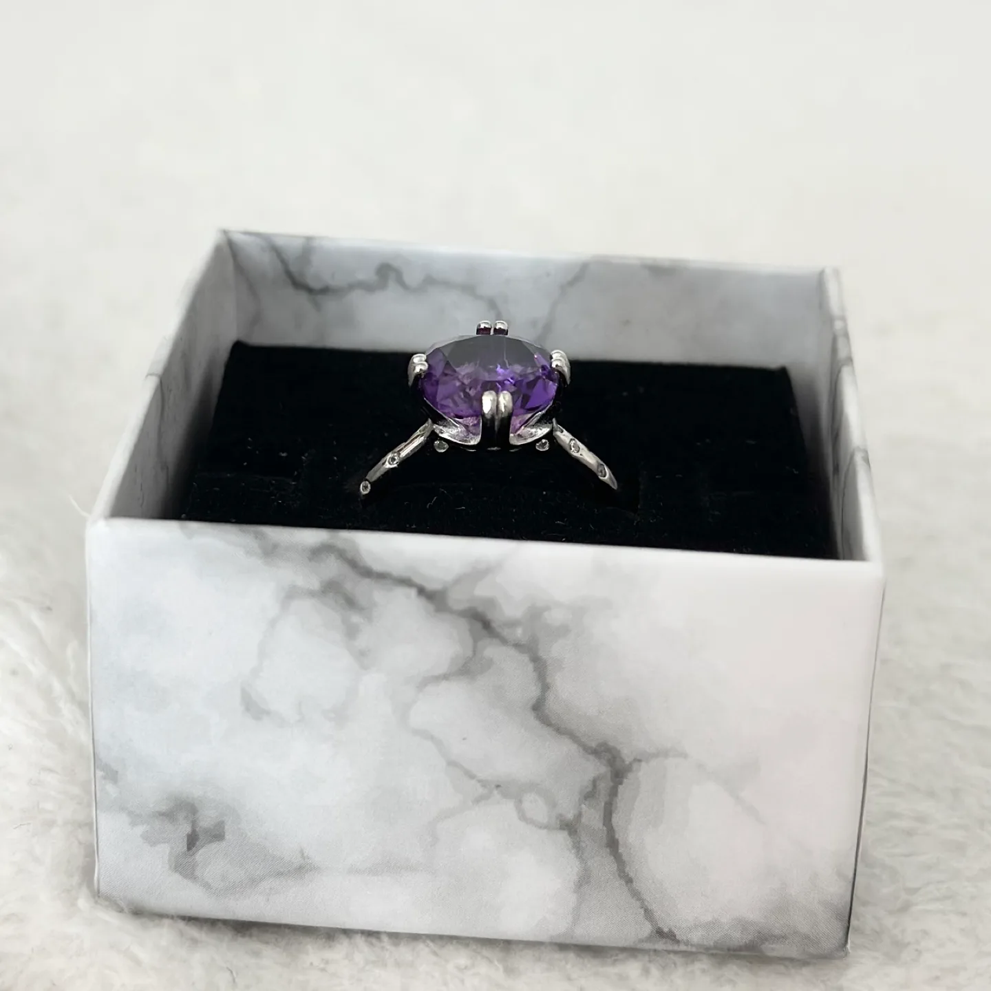Natural Purple Amethyst Ring with Silver Adjustable Band image indicator(3)