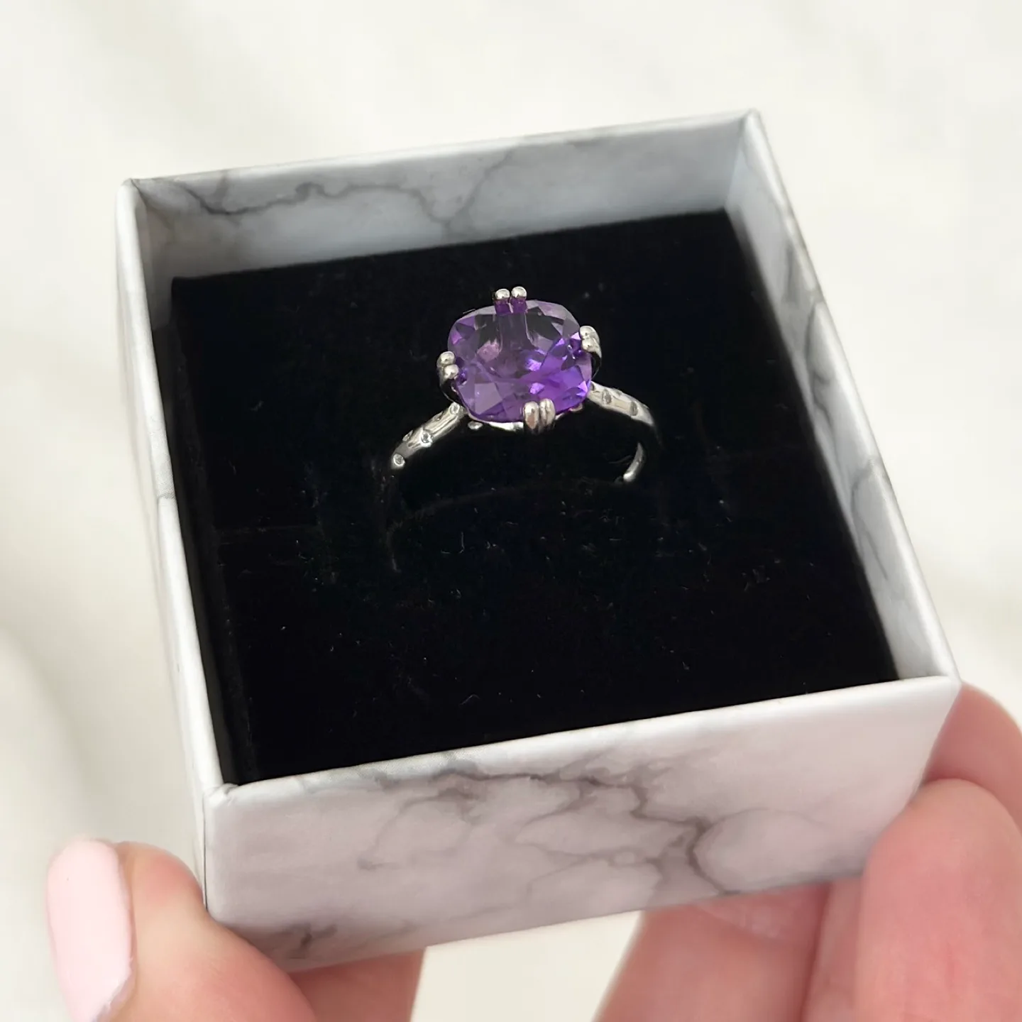 Natural Purple Amethyst Ring with Silver Adjustable Band image indicator(6)