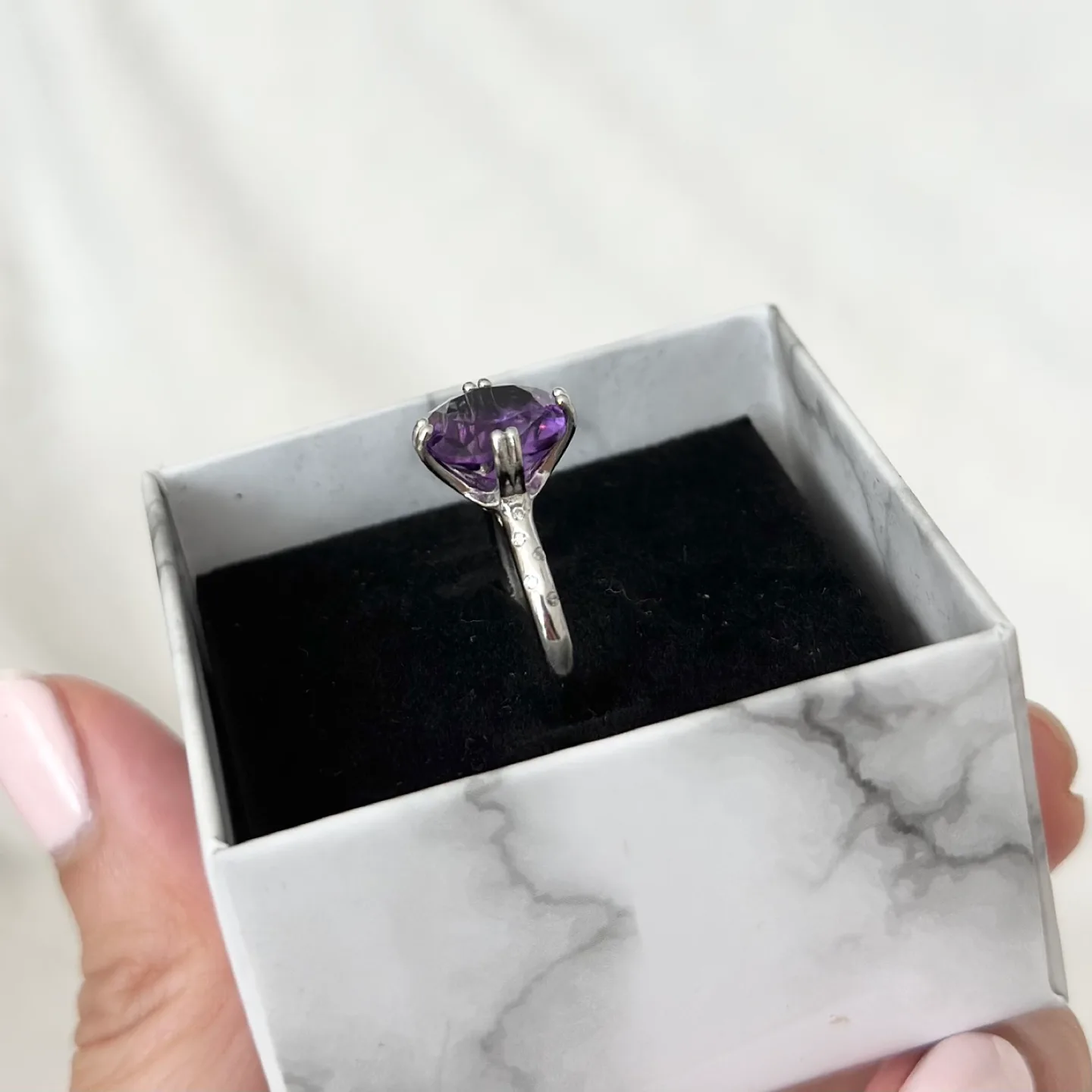 Natural Purple Amethyst Ring with Silver Adjustable Band image indicator(7)