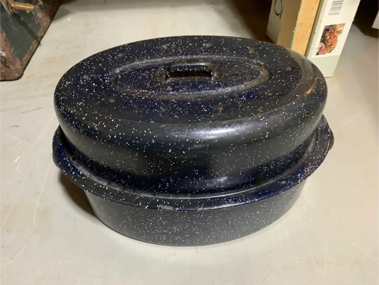 Speckled Blue Roasting Pan with Lid thumbnail