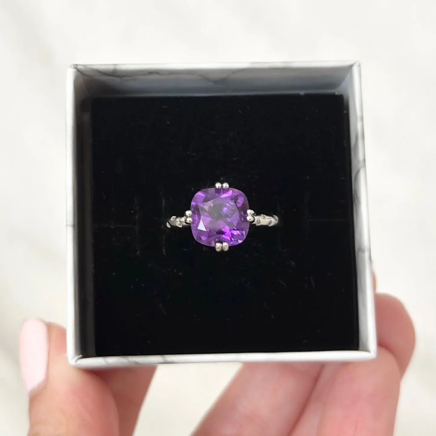 Natural Purple Amethyst Ring with Silver Adjustable Band image indicator(2)