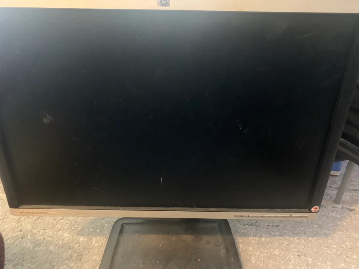 MOVING SALE- HP monitor thumbnail