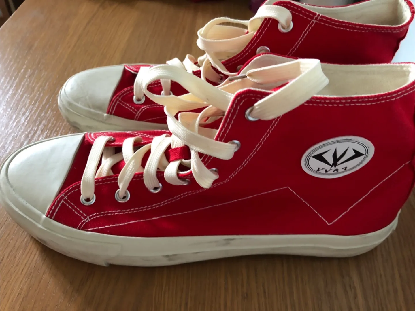 🇨🇦VV87 Red High-Top Sneakers - Size 11 image indicator(2)