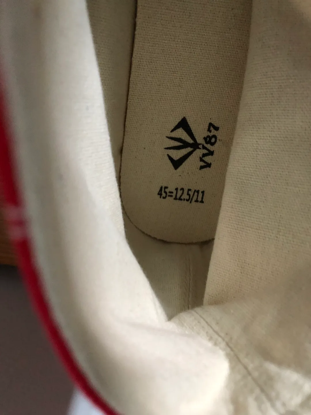 🇨🇦VV87 Red High-Top Sneakers - Size 11 image indicator(4)