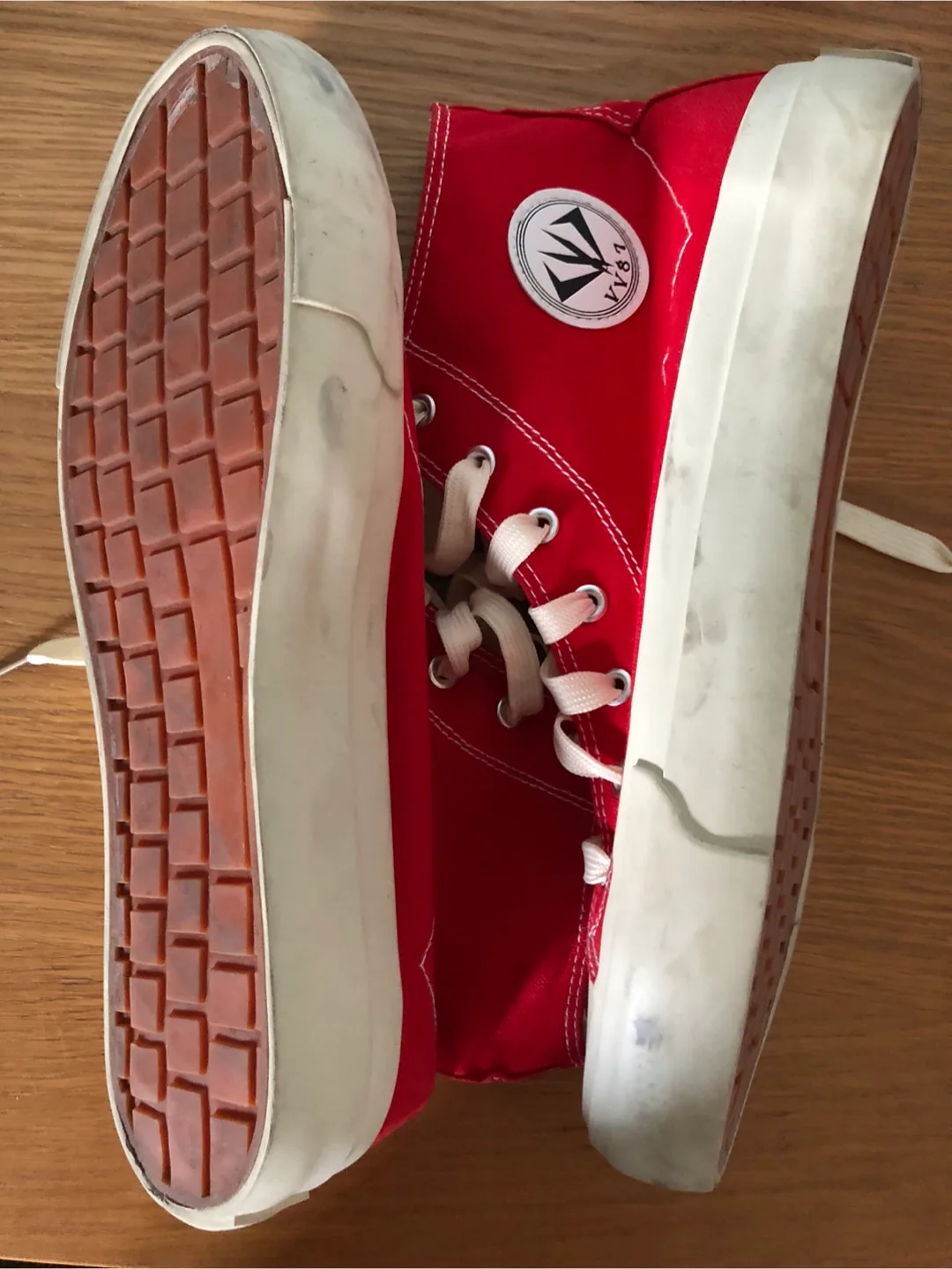 🇨🇦VV87 Red High-Top Sneakers - Size 11 image indicator(3)