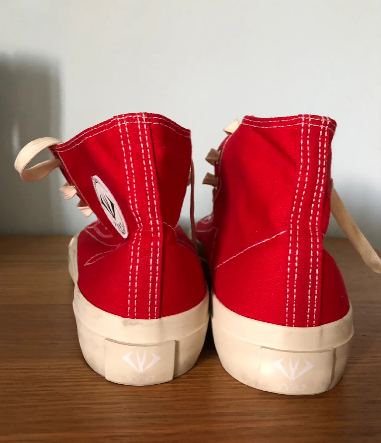 🇨🇦VV87 Red High-Top Sneakers - Size 11 image indicator(5)