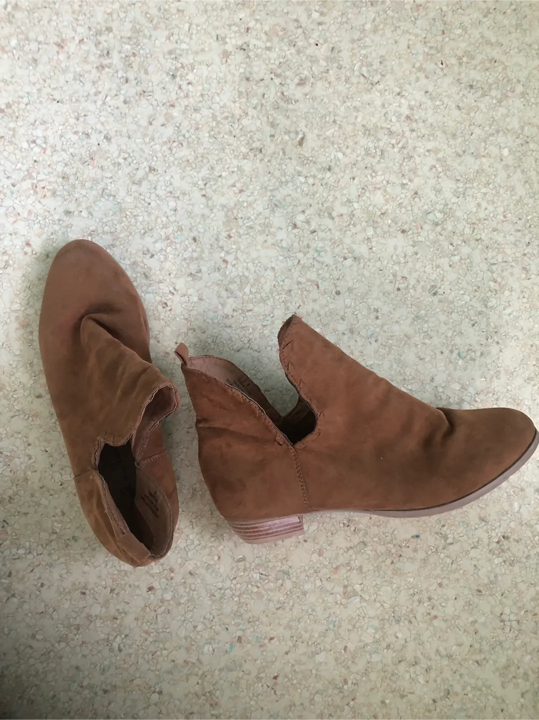 Brown Suede Ankle  Boots Size 8 - Excellent Condition $3.50 thumbnail