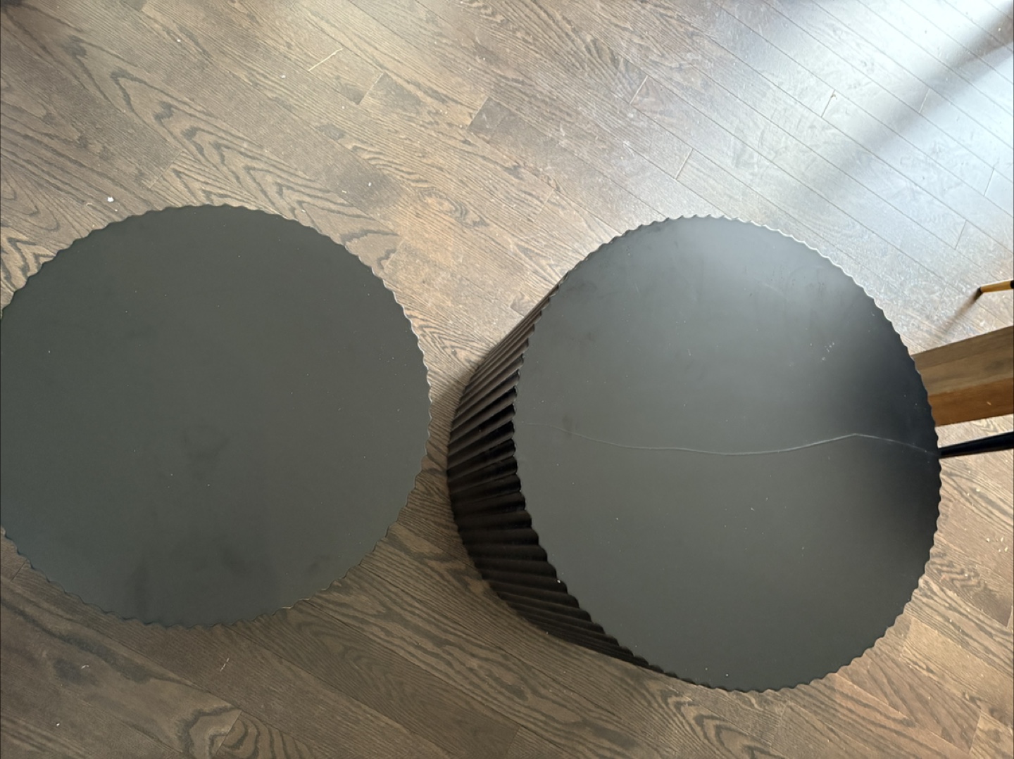 Round Coffee Table - Black - photo 4