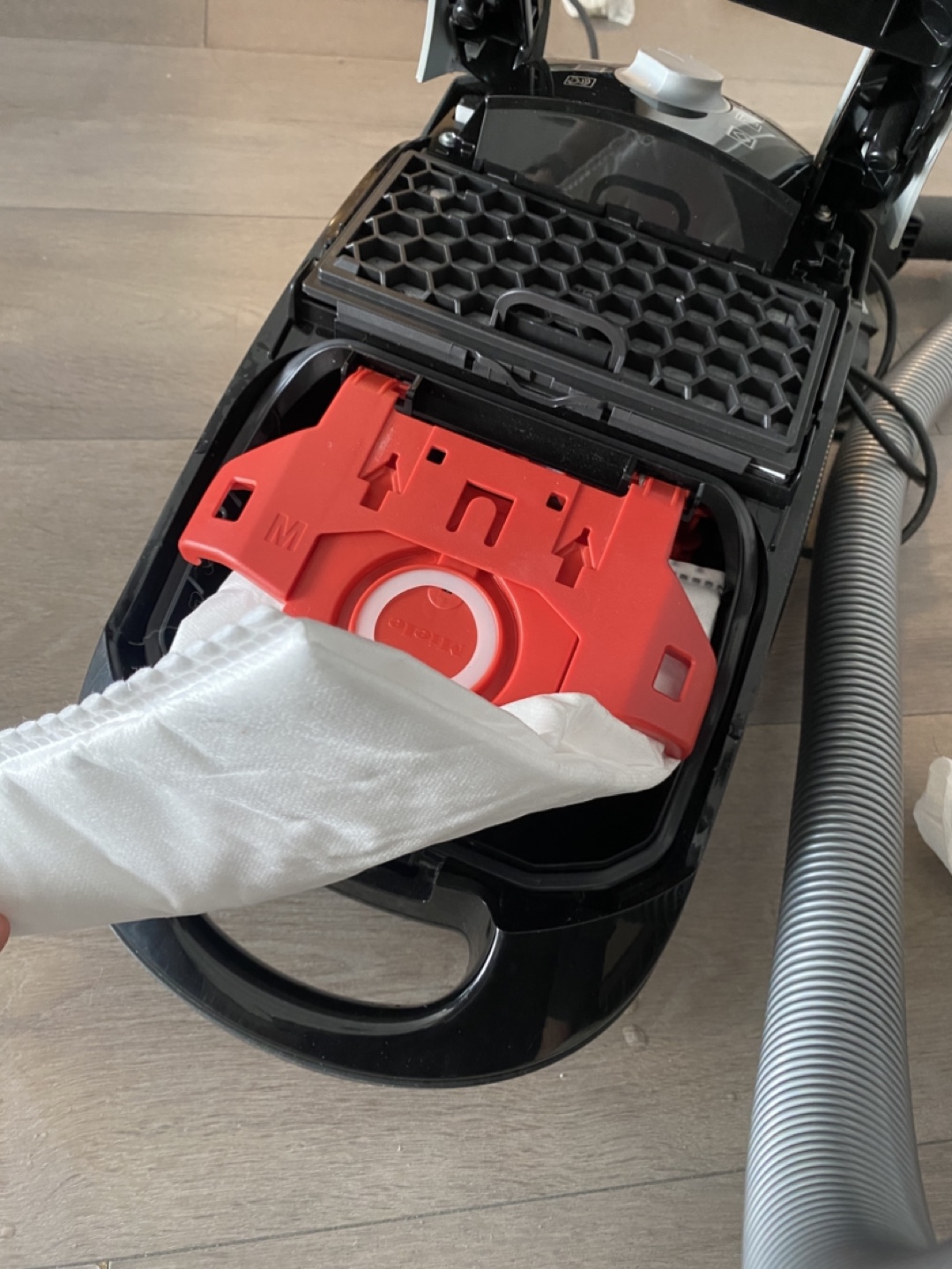 Miele Compact C1 PowerLine Vacuum Cleaner - photo 4