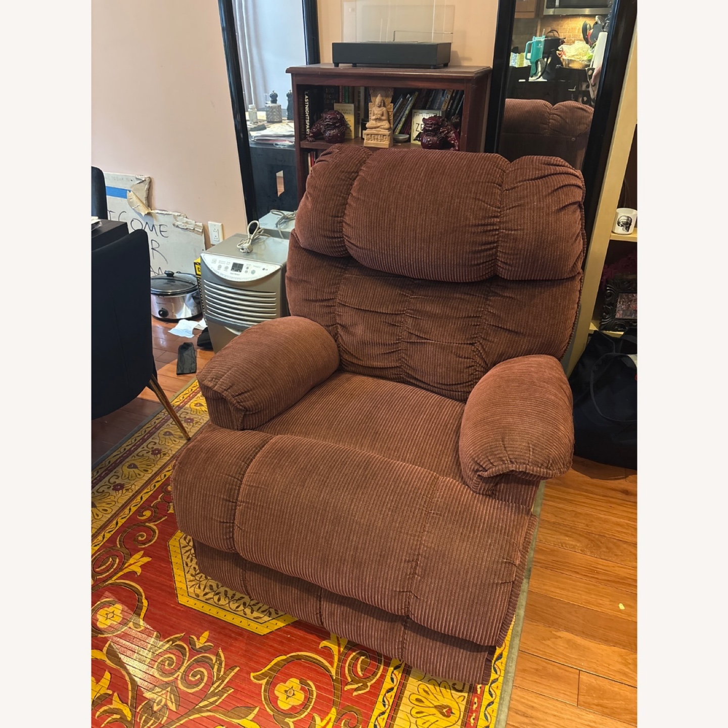 La-Z-Boy Brown Recliner Chair with Heat & Massage - photo 2
