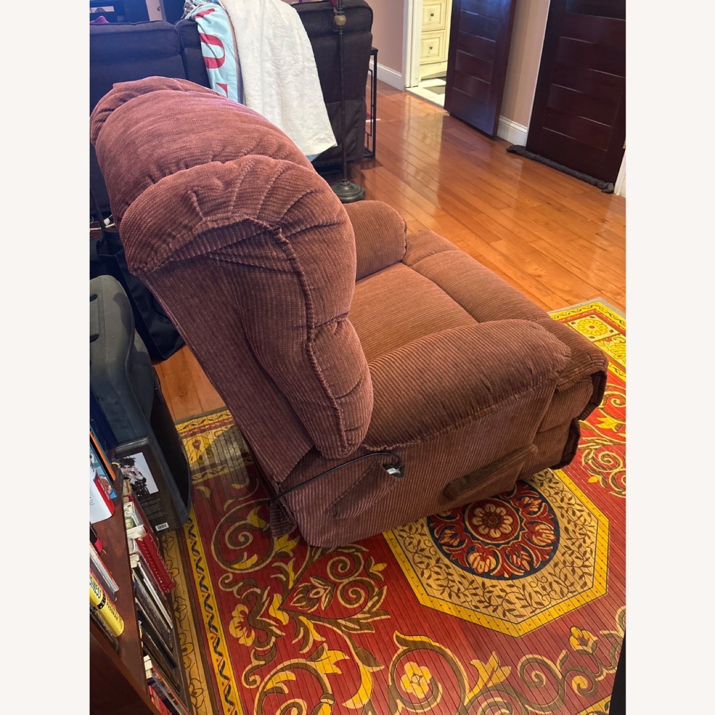 La-Z-Boy Brown Recliner Chair with Heat & Massage - photo 5