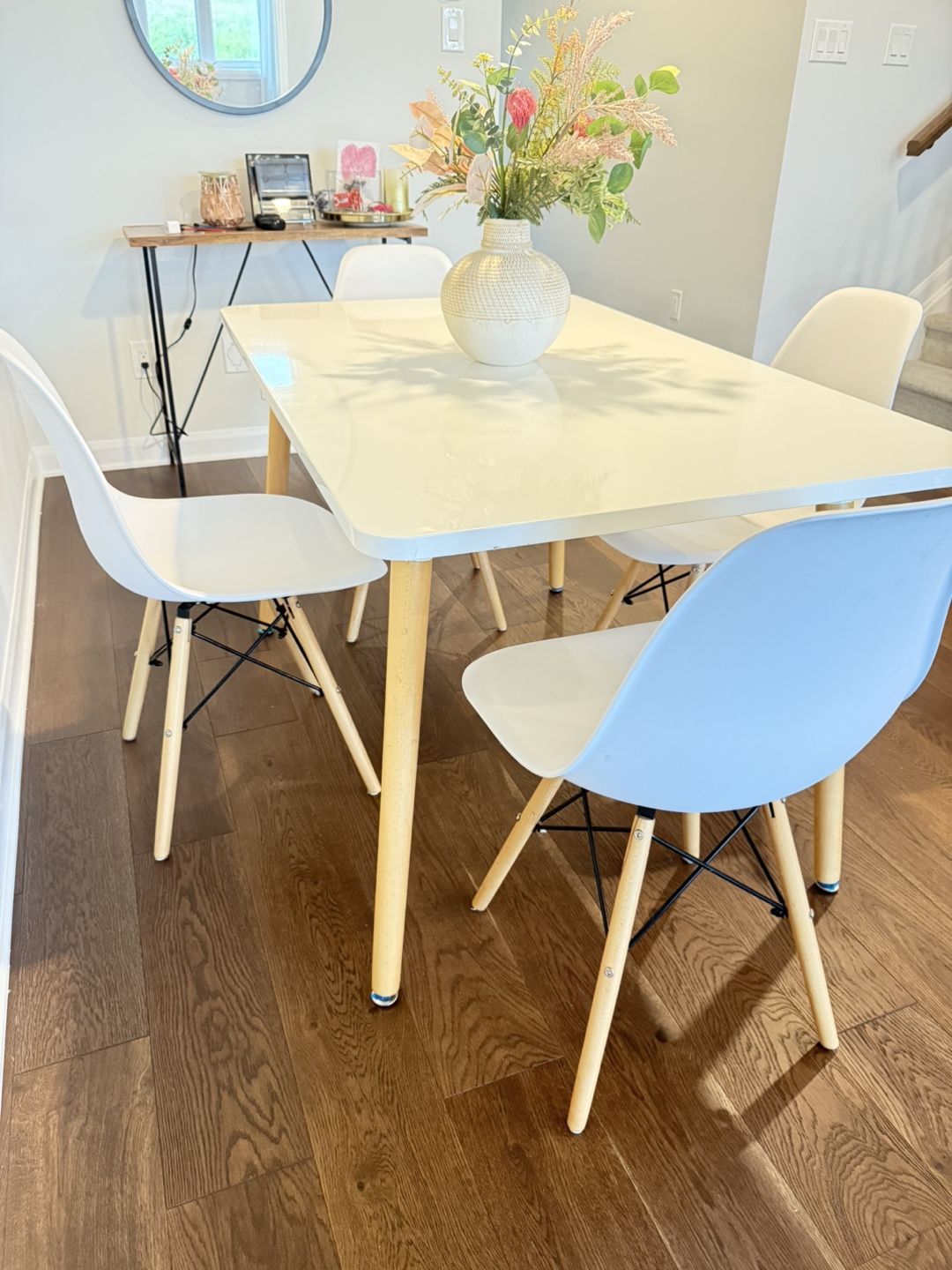 Dining Table Set: White Table + 4 Chairs - photo 3