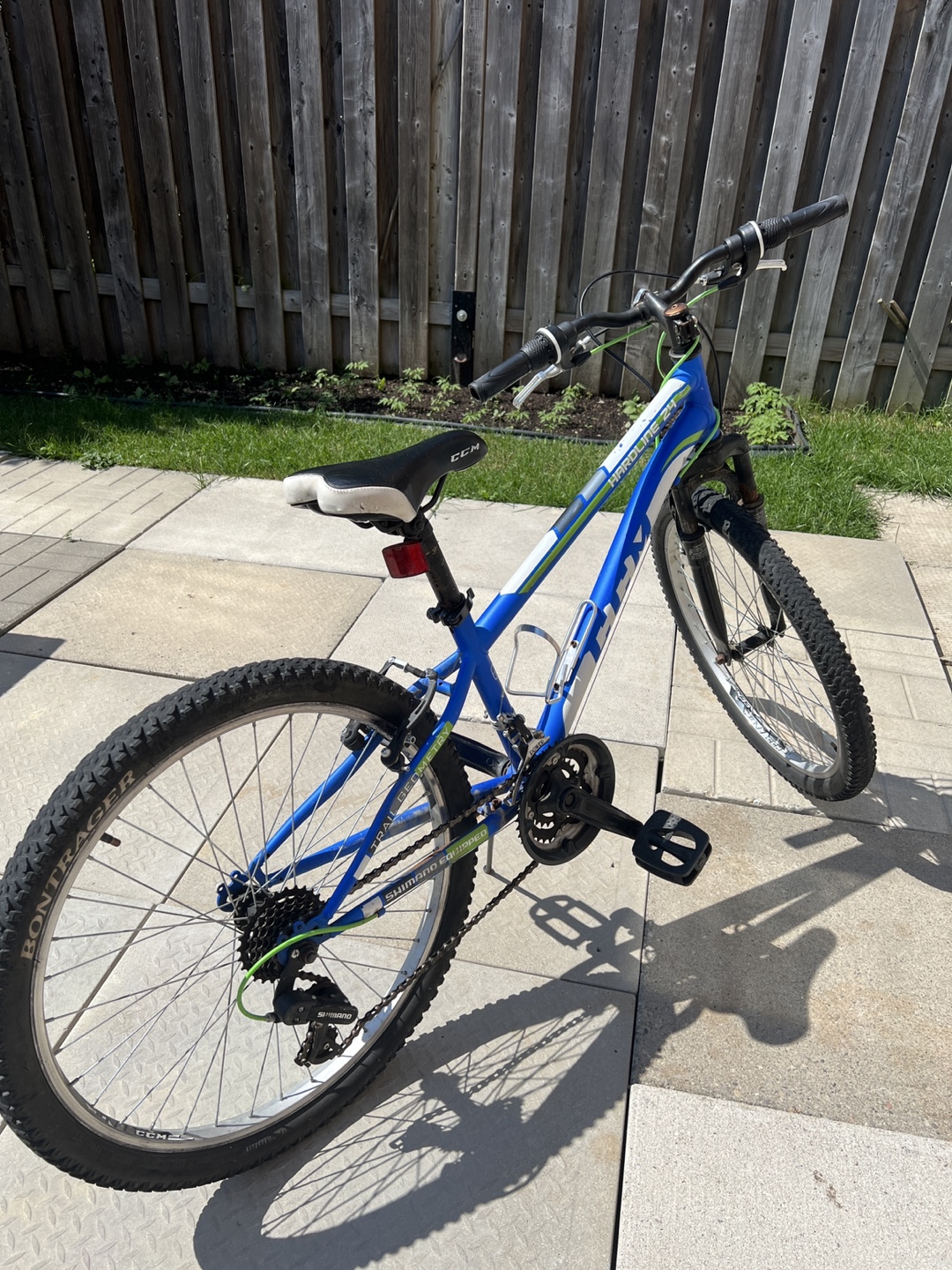 CCM Niagra Equiped Blue/White Mountain Bike