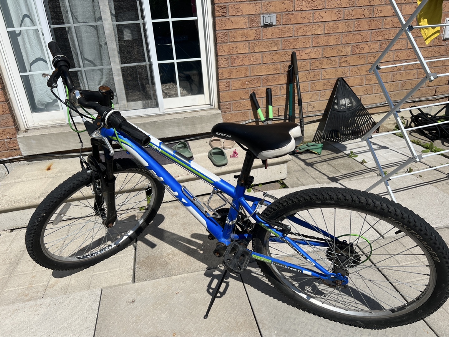 CCM Niagra Equiped Blue/White Mountain Bike - photo 2