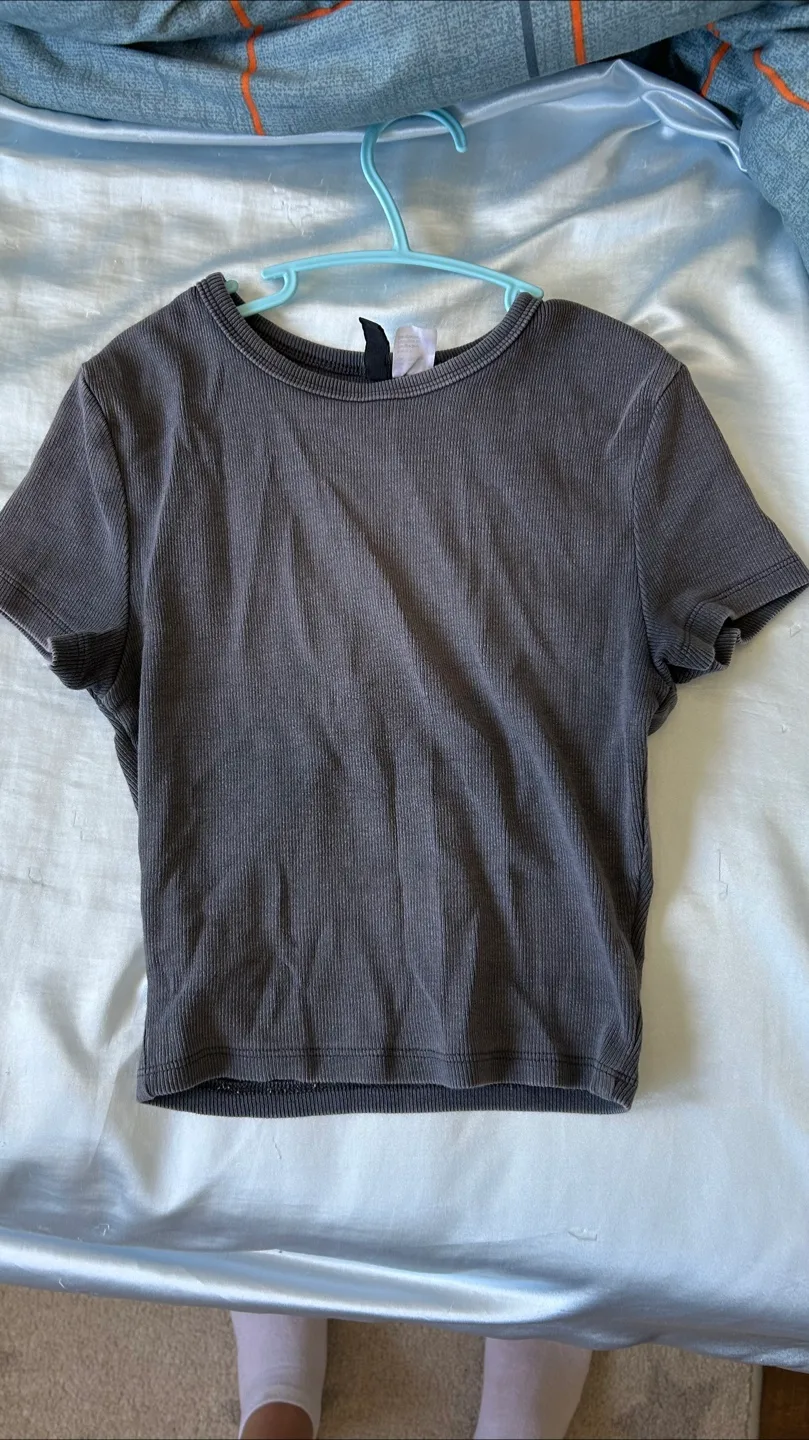 H&M Divided Ribbed T-Shirt - Size S and Xs thumbnail