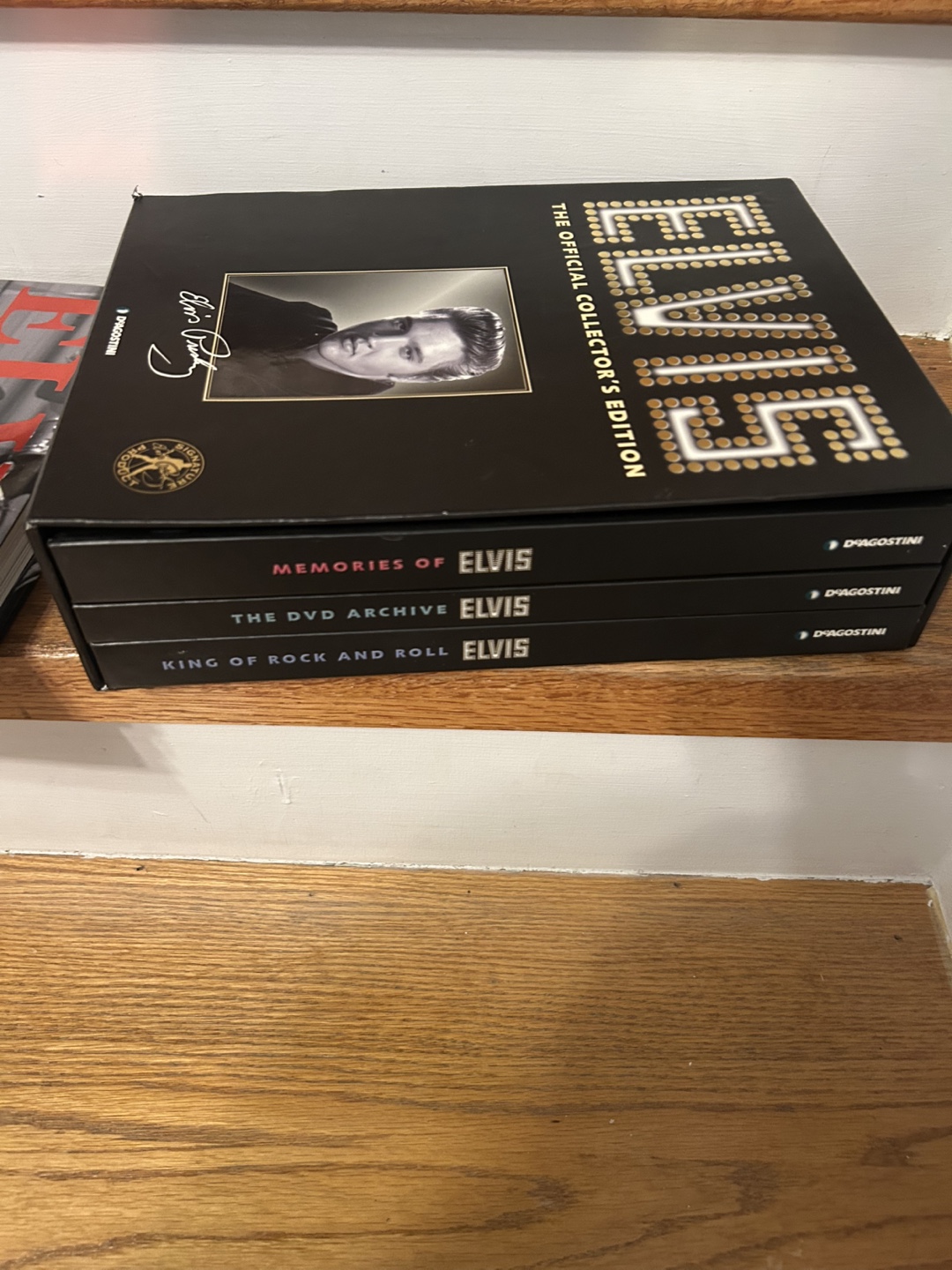Elvis The Official Collector's Edition