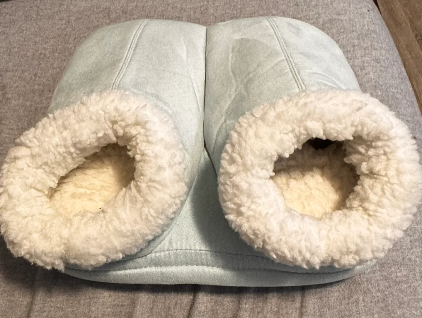 Body Innovations Soothing Foot Warmer Massager (Blue) image indicator(2)