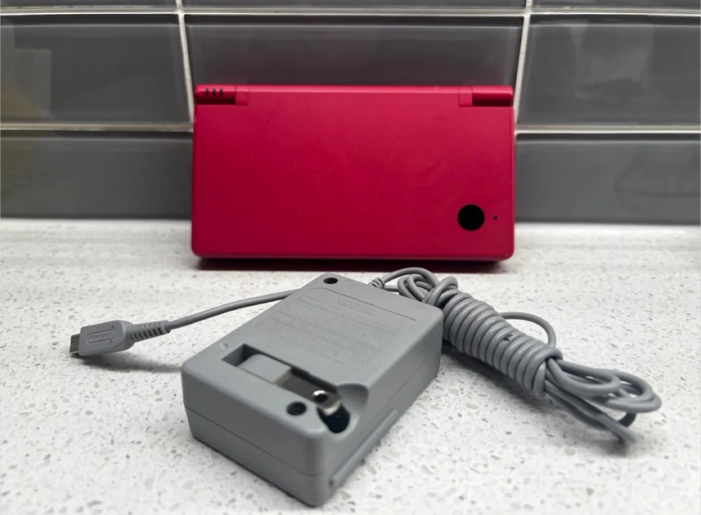 Nintendo DS Lite Pink Console + 3 GAMES + Charger thumbnail
