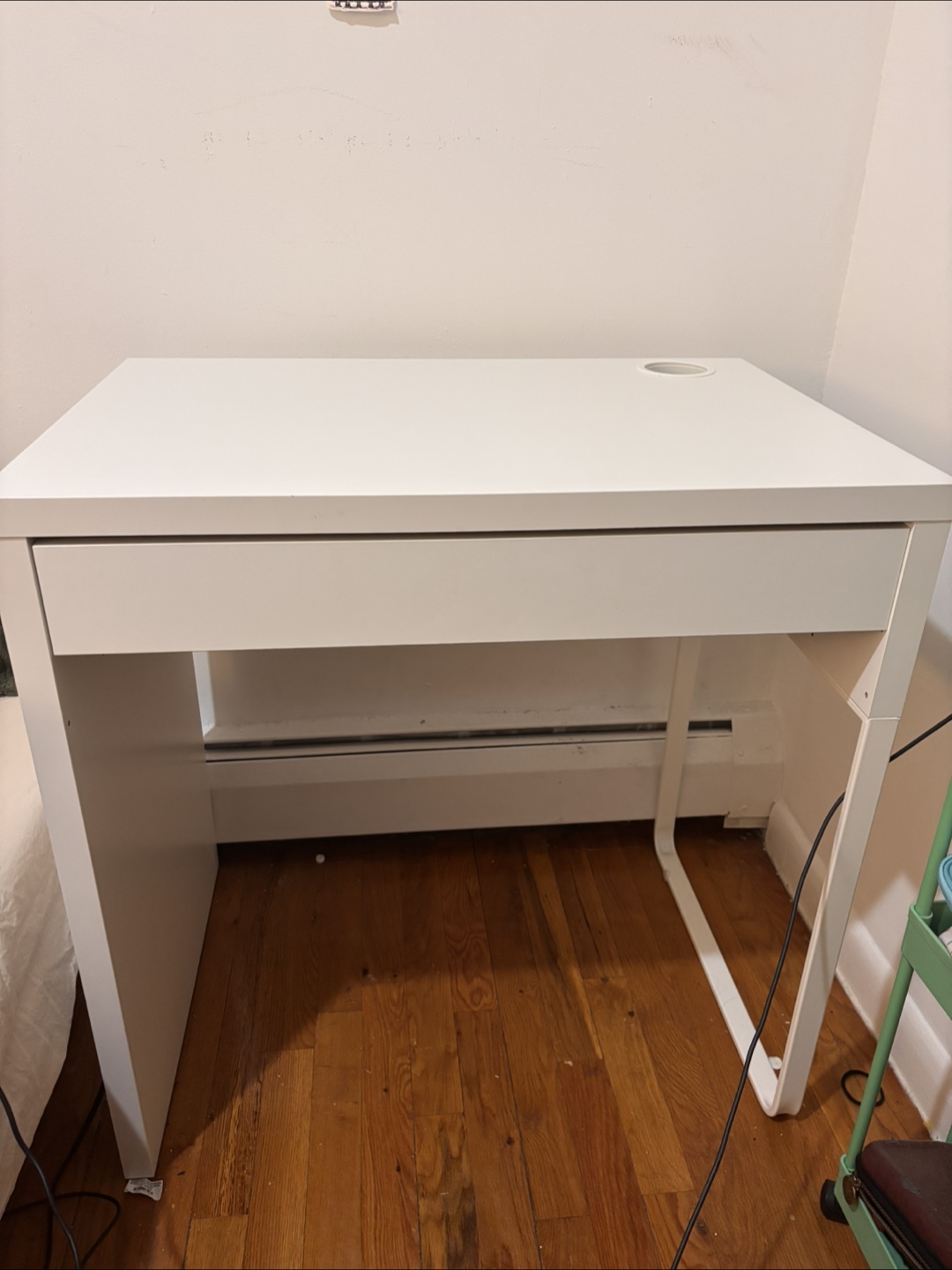 IKEA MICKE White Desk