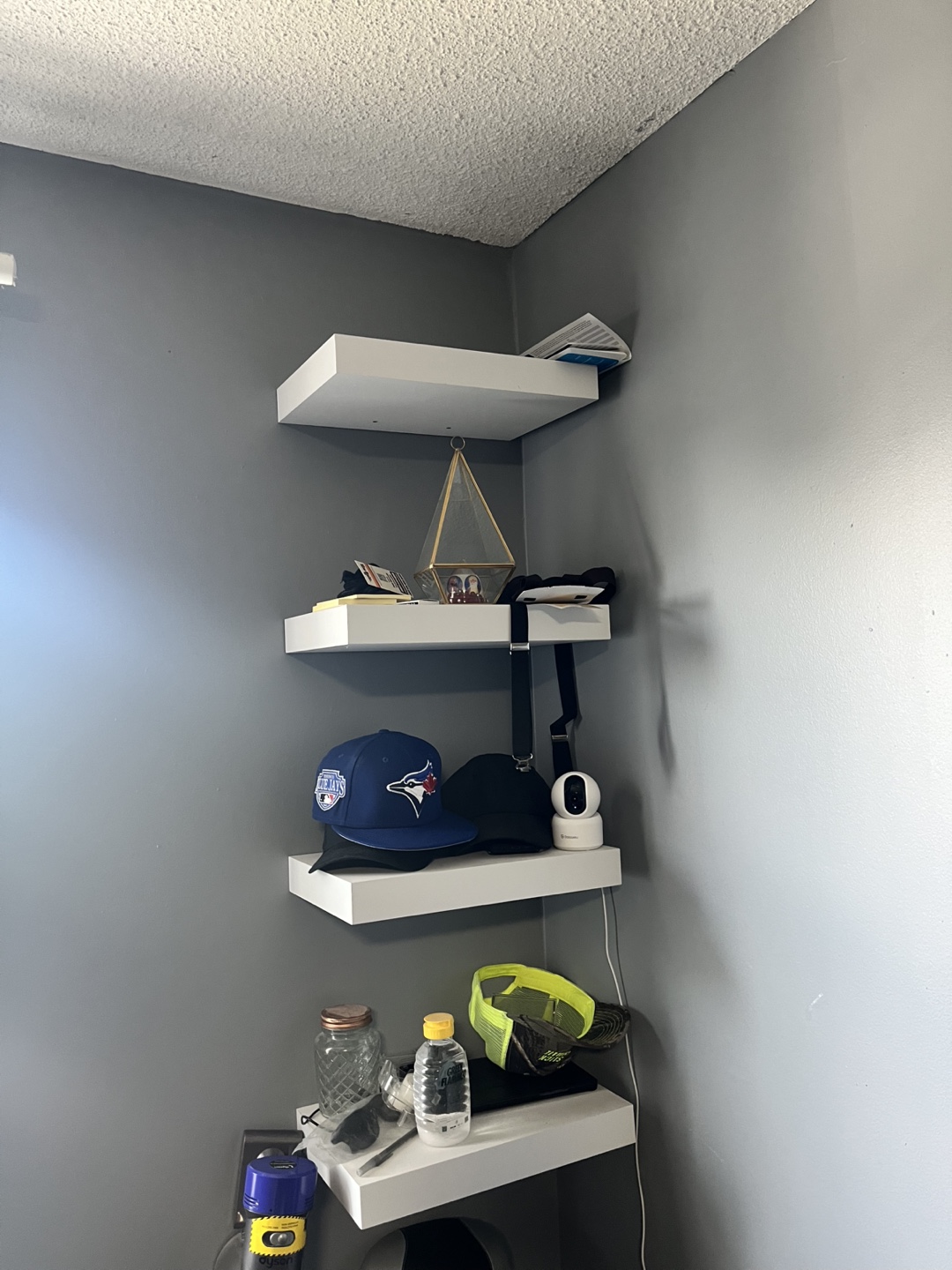4 white floating shelves