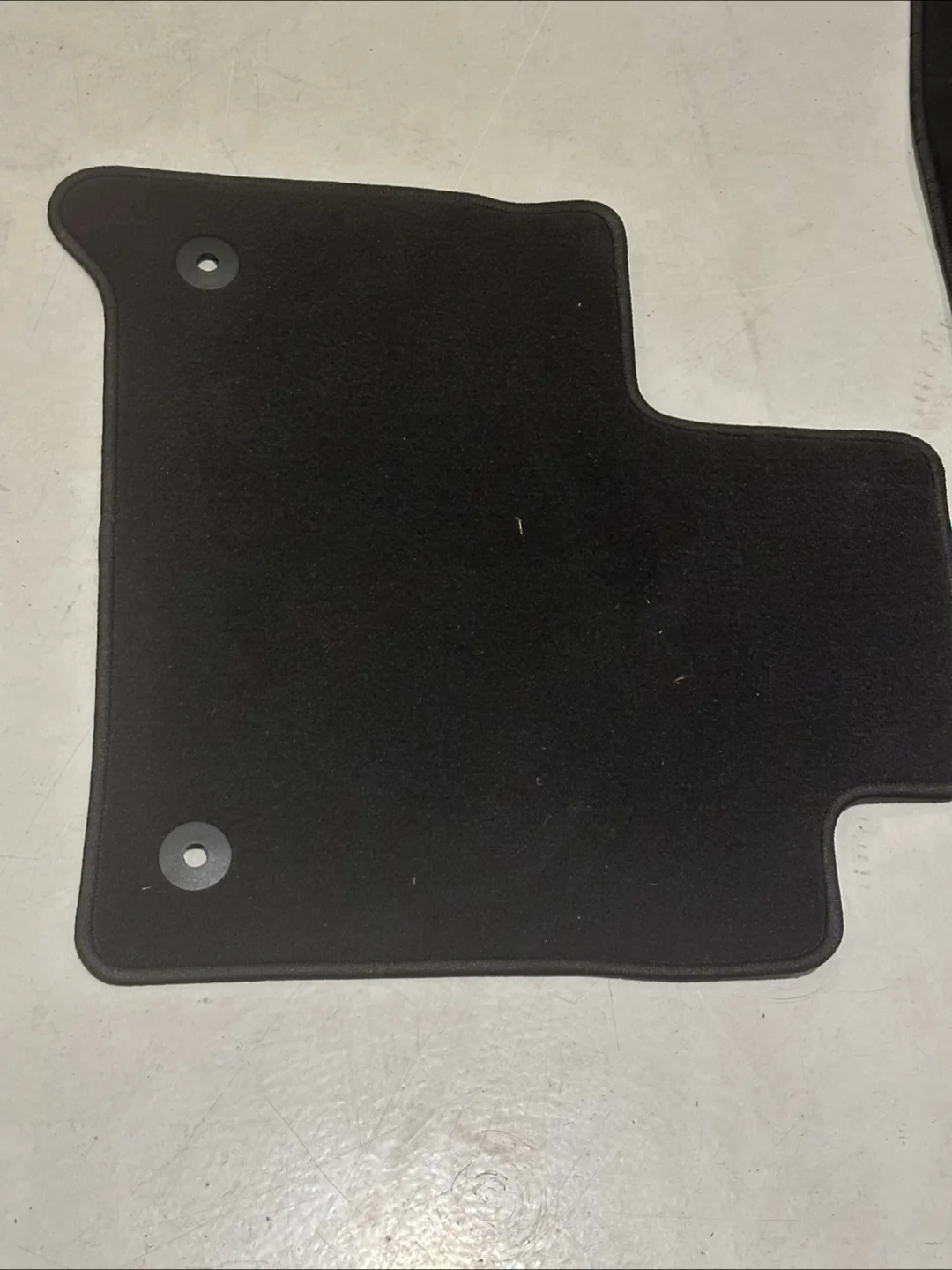 Buick Enclave Black Car Floor Mats 2025- Full Set🇨🇦 image indicator(2)