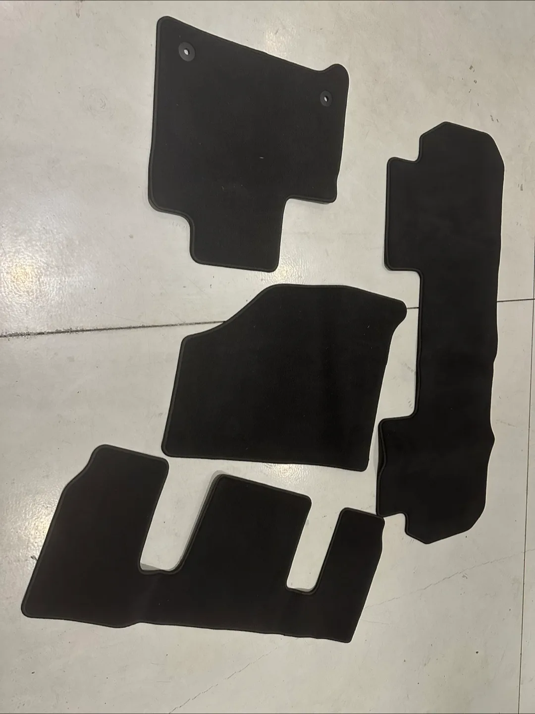Buick Enclave Black Car Floor Mats 2025- Full Set🇨🇦 thumbnail