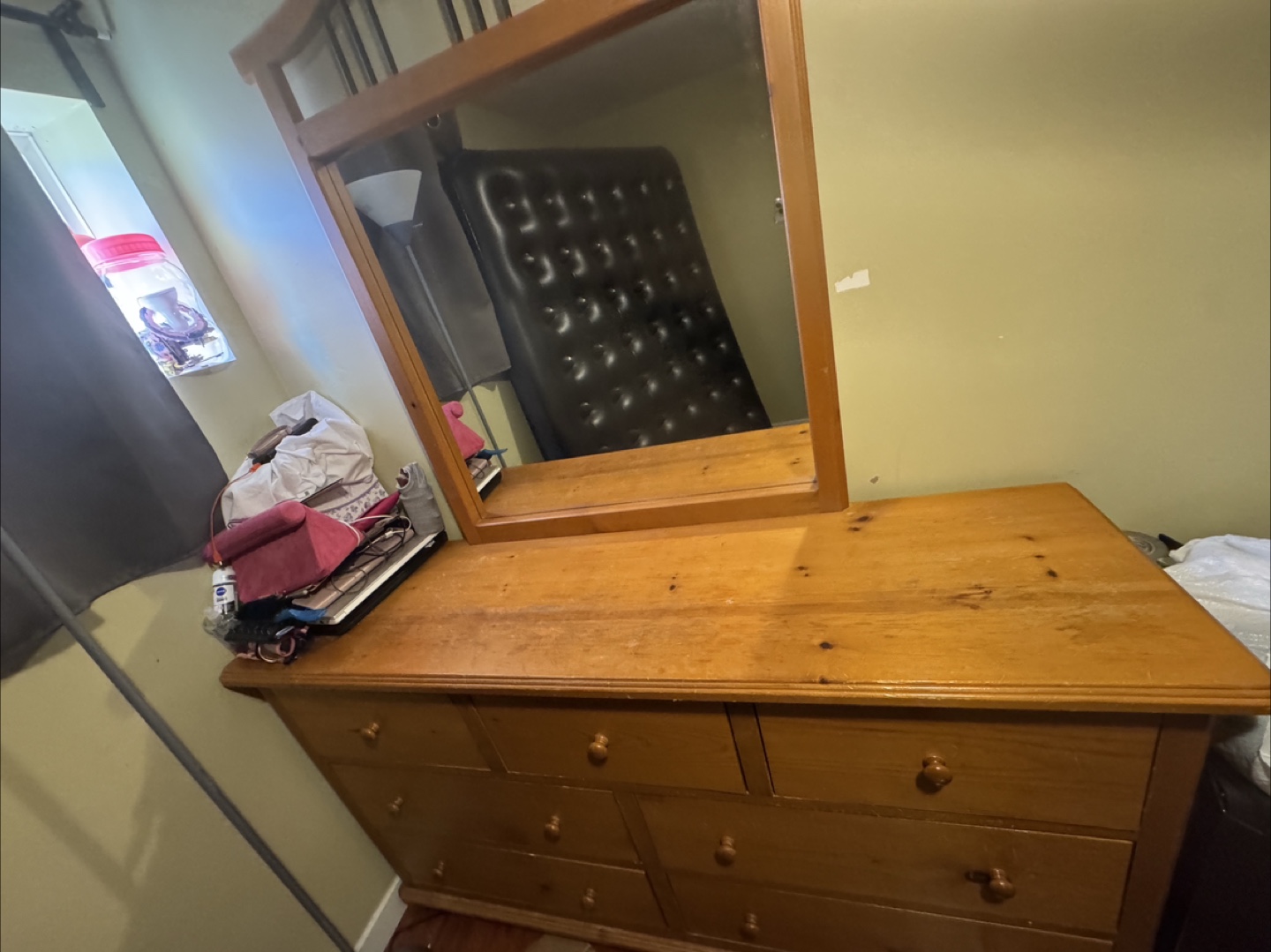 Wooden Dresser with Mirror + Nightstand – $100 for Both 🇨🇦 - photo 4
