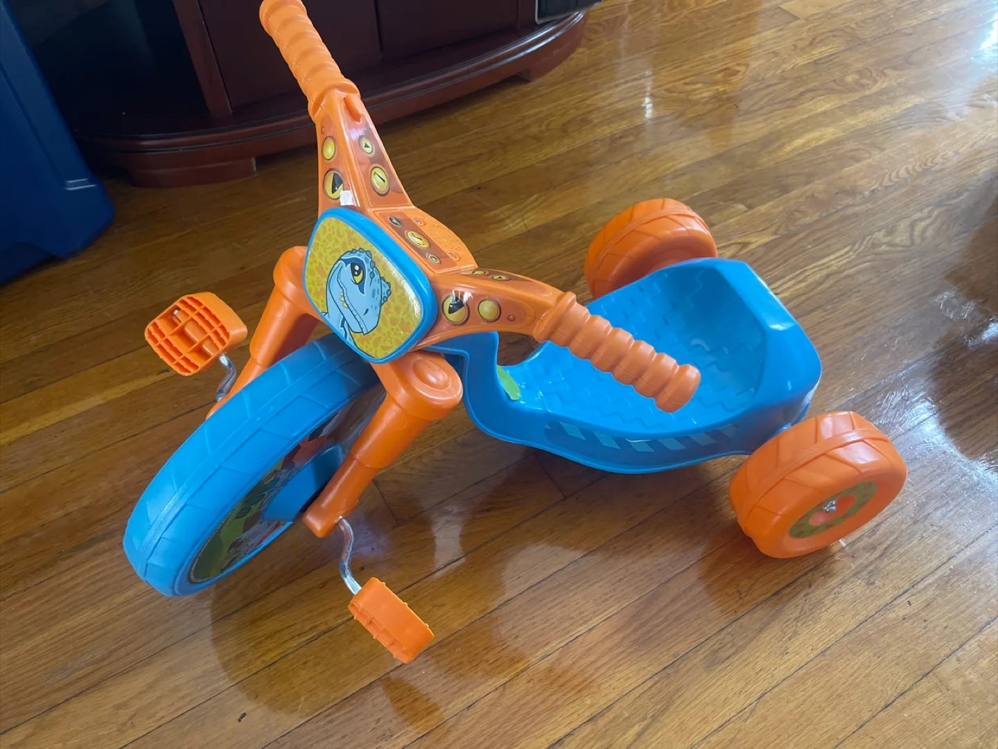 Radio Flyer Big Flyer Tricycle image indicator(2)