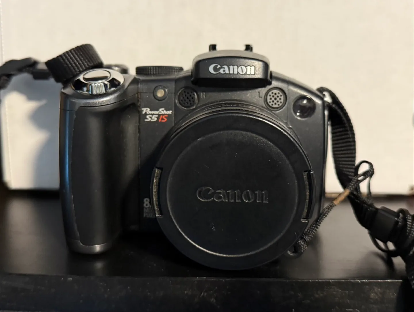 Canon PowerShot S5 IS Digital Camera thumbnail