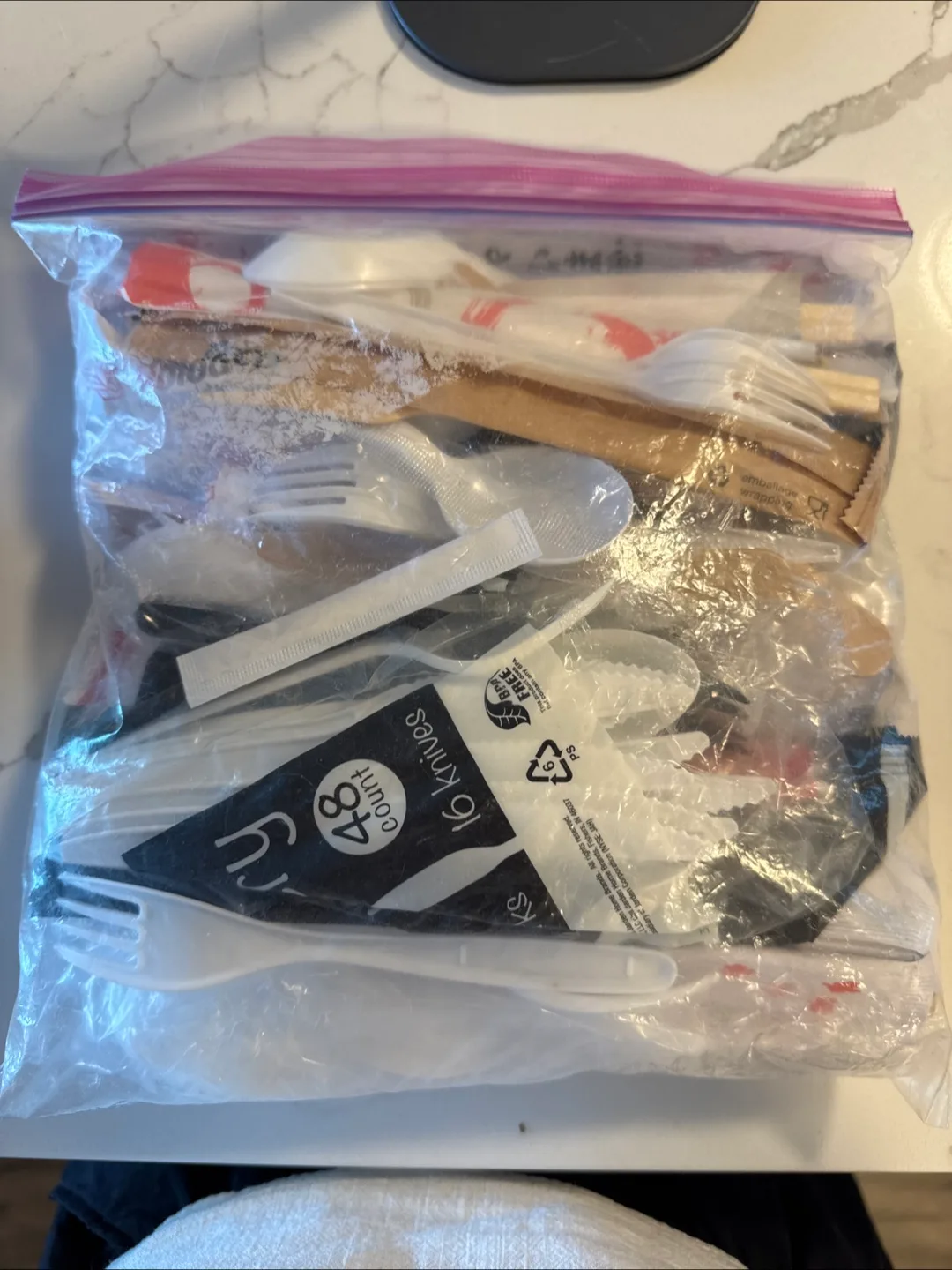 Free Bag of mixed cutlery 🇨🇦 thumbnail