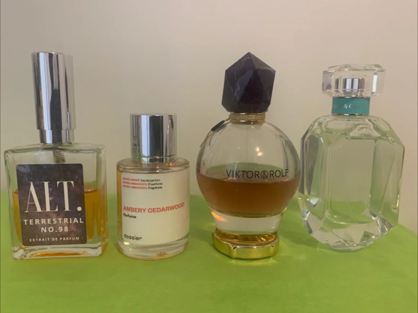 Perfume Decluttering: read below 😸 thumbnail