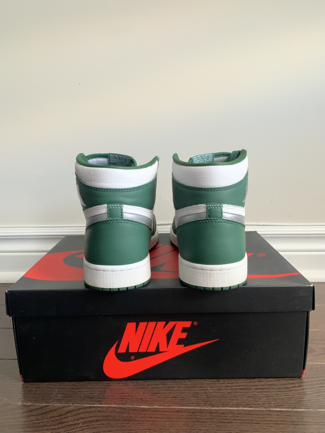 Nike Air Jordan 1 Retro High Lucky Green - photo 2