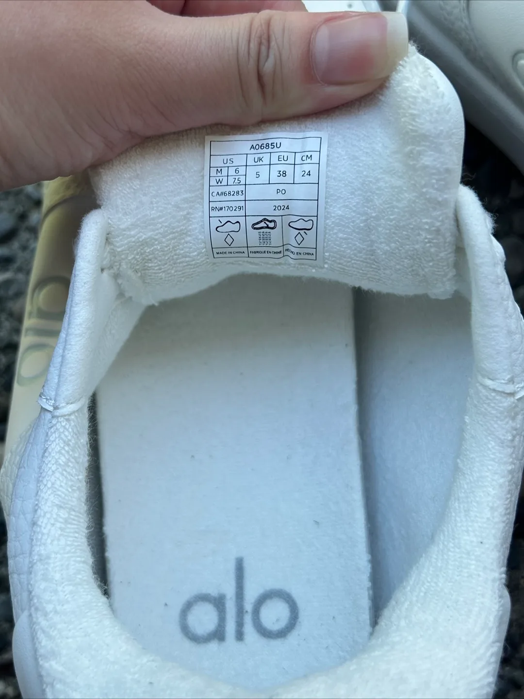 Alo Recovery Mode Sneakers - Size 7.5 Womens image indicator(4)