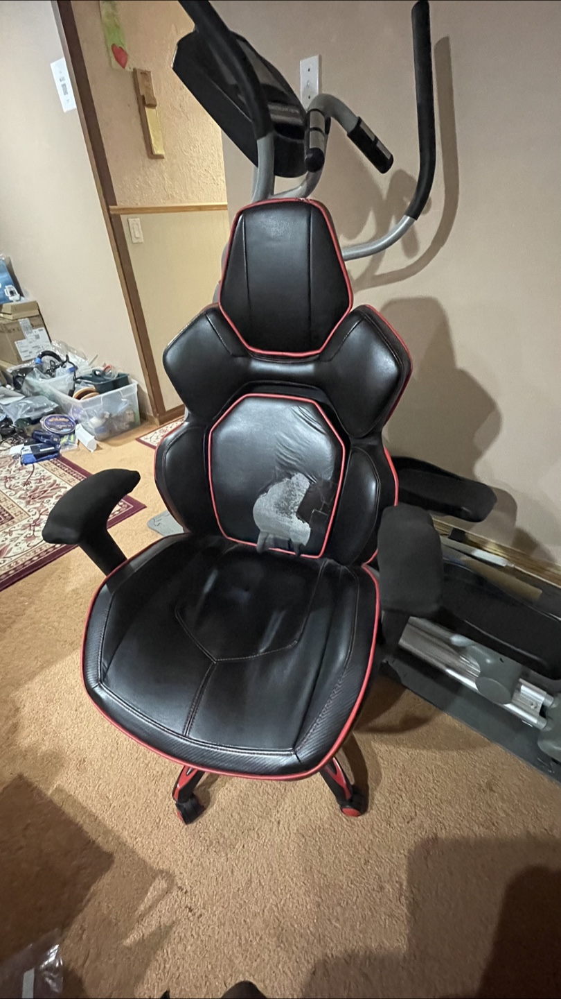 🎮 Gaming Chair – Adjustable, Padded – $15 (now $5)