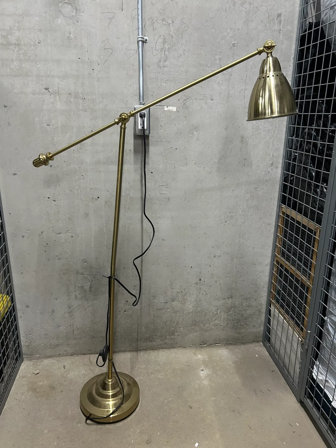 Brass Finish Adjustable Floor Lamp image indicator(2)