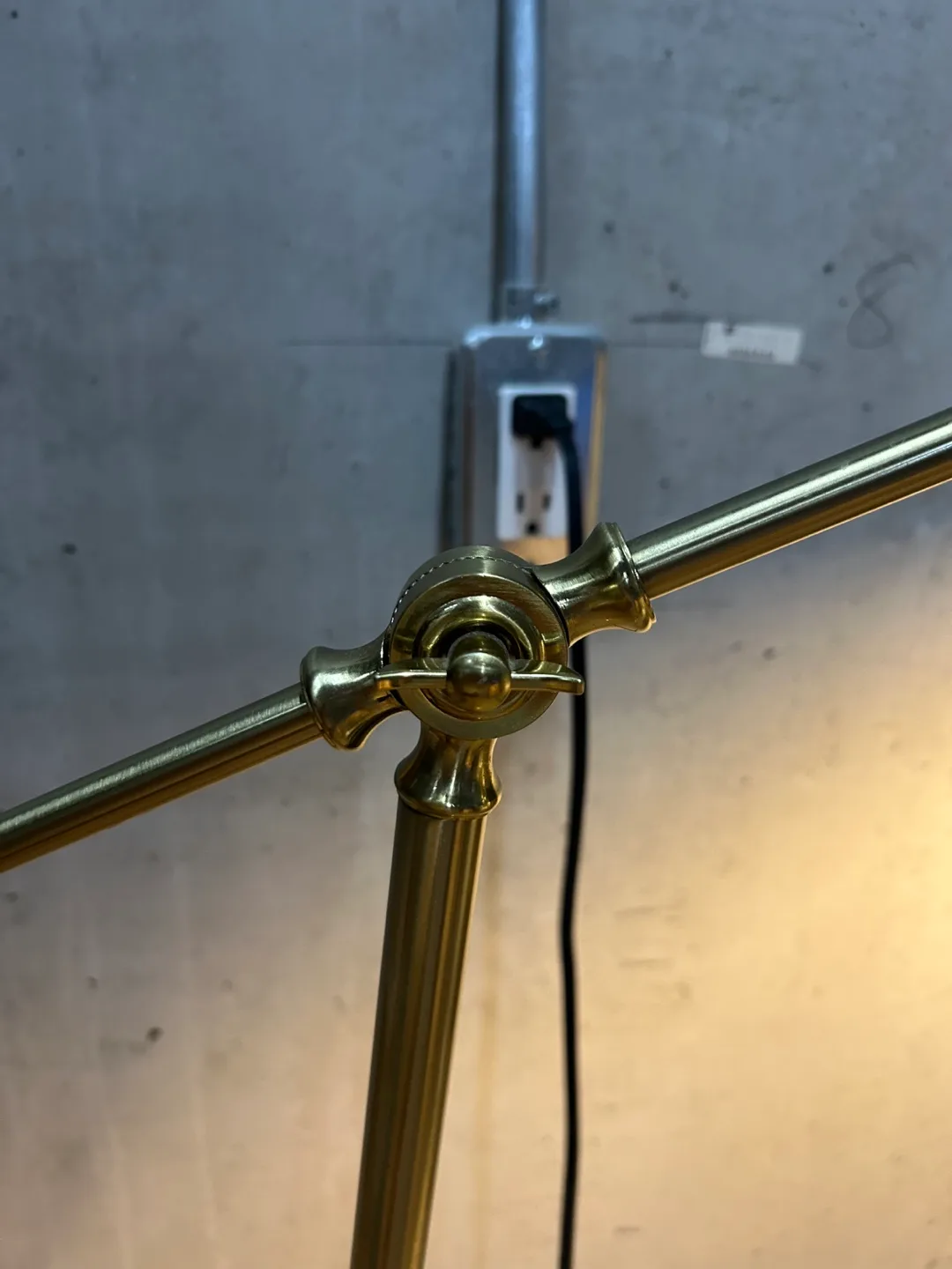 Brass Finish Adjustable Floor Lamp image indicator(4)