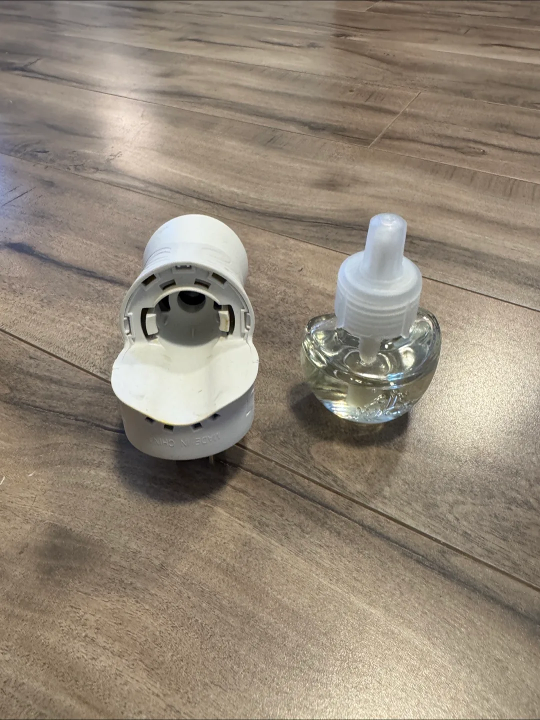 Air Wick Scented Oil Warmer & Refill 🇨🇦 thumbnail