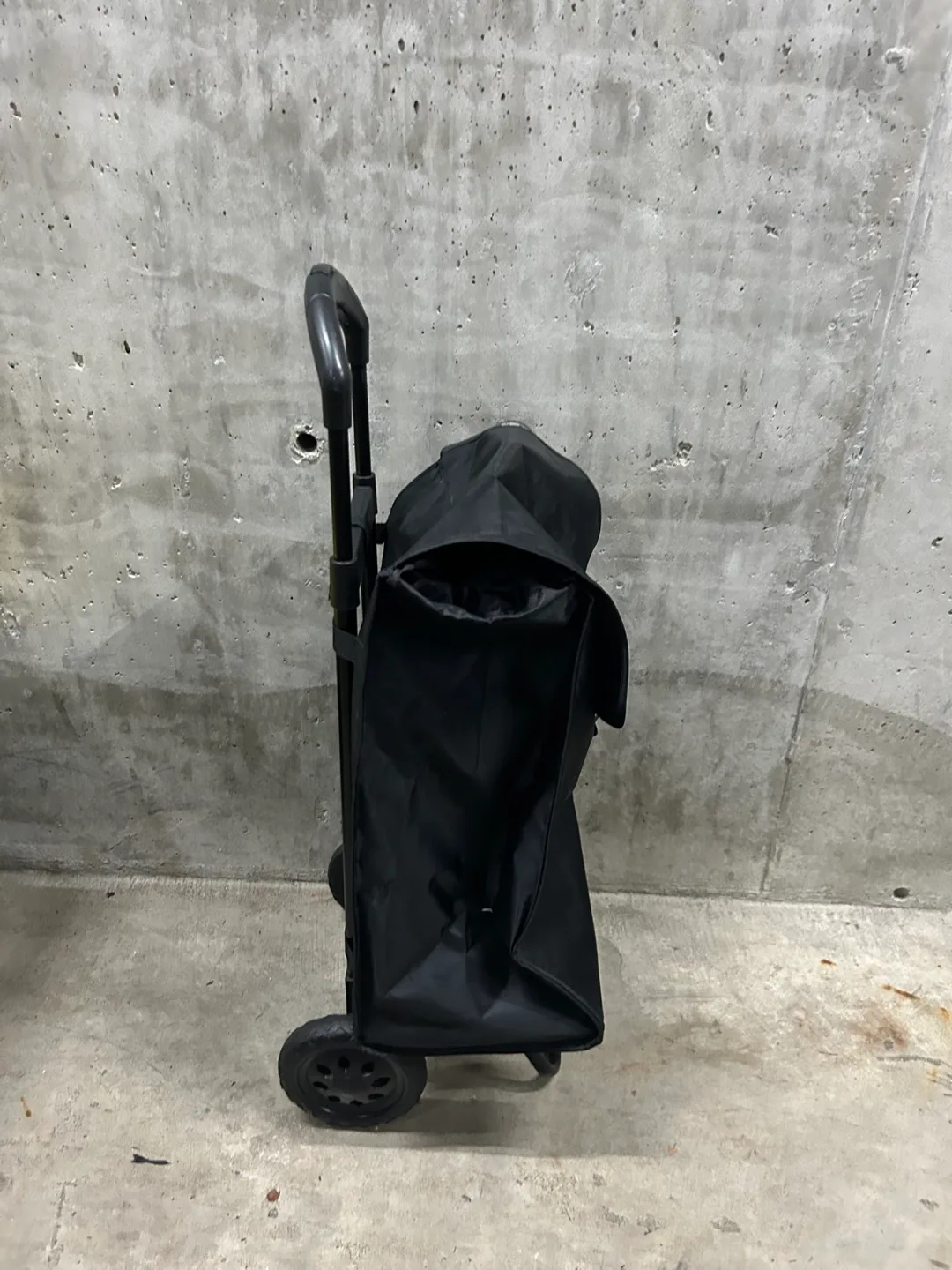 Black Rolling Shopping Cart image indicator(3)