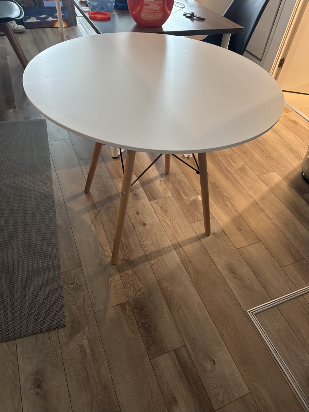 Round White Dining Table