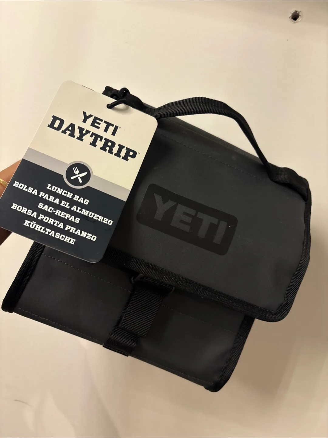 YETI Daytrip Lunch Bag - Black image indicator(2)