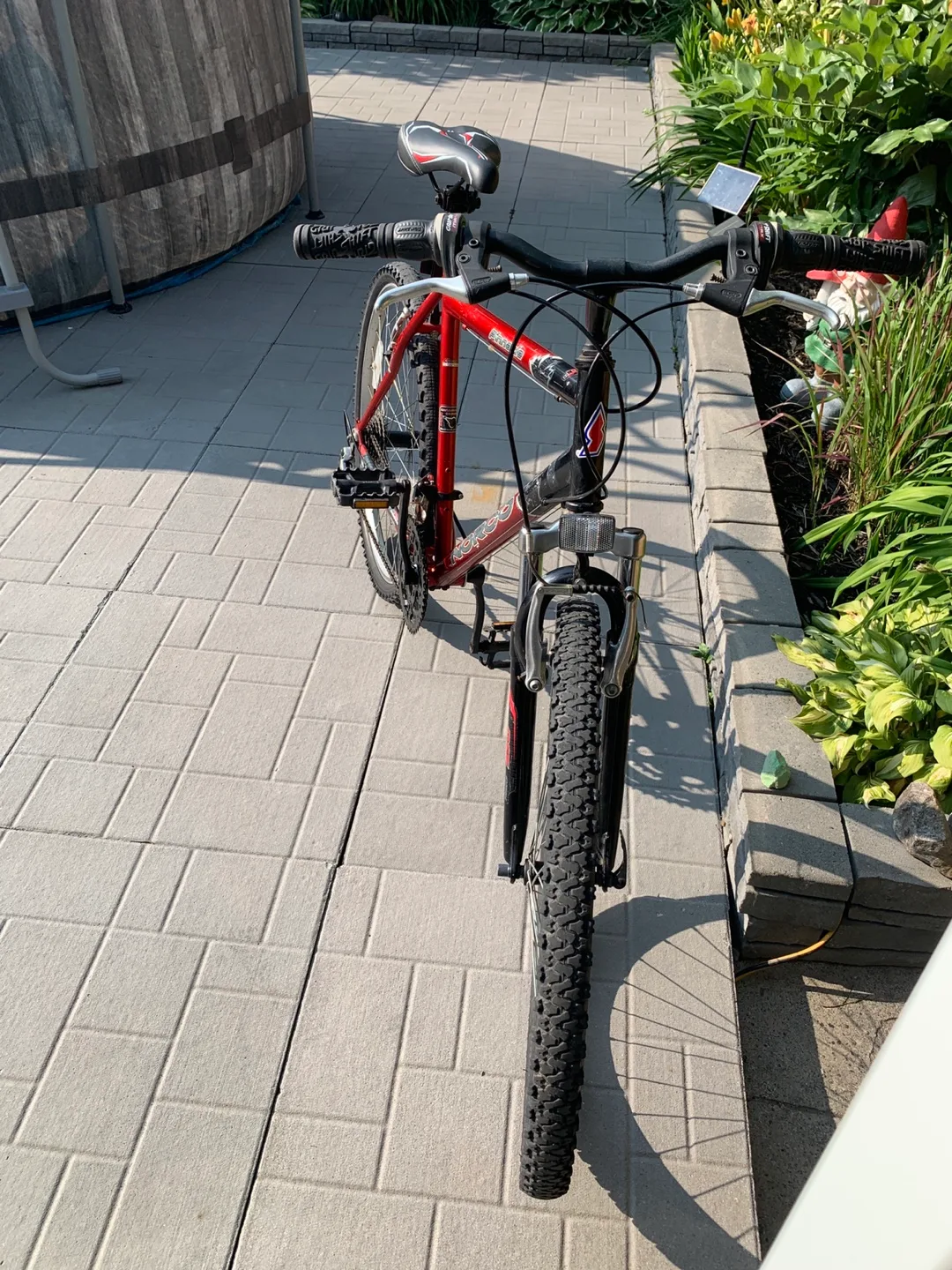 26” Norco Mountaineer Mountain Bike - Red & Black image indicator(3)