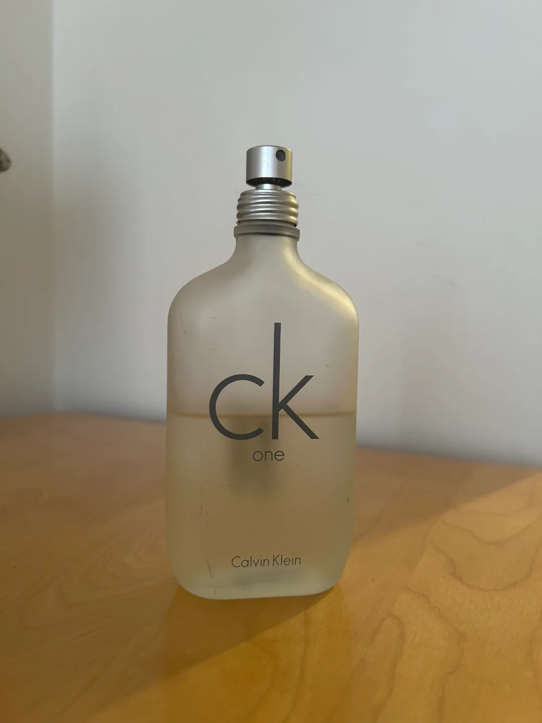 Calvin Klein CK One 200ml ( full of 100ml) image indicator(2)