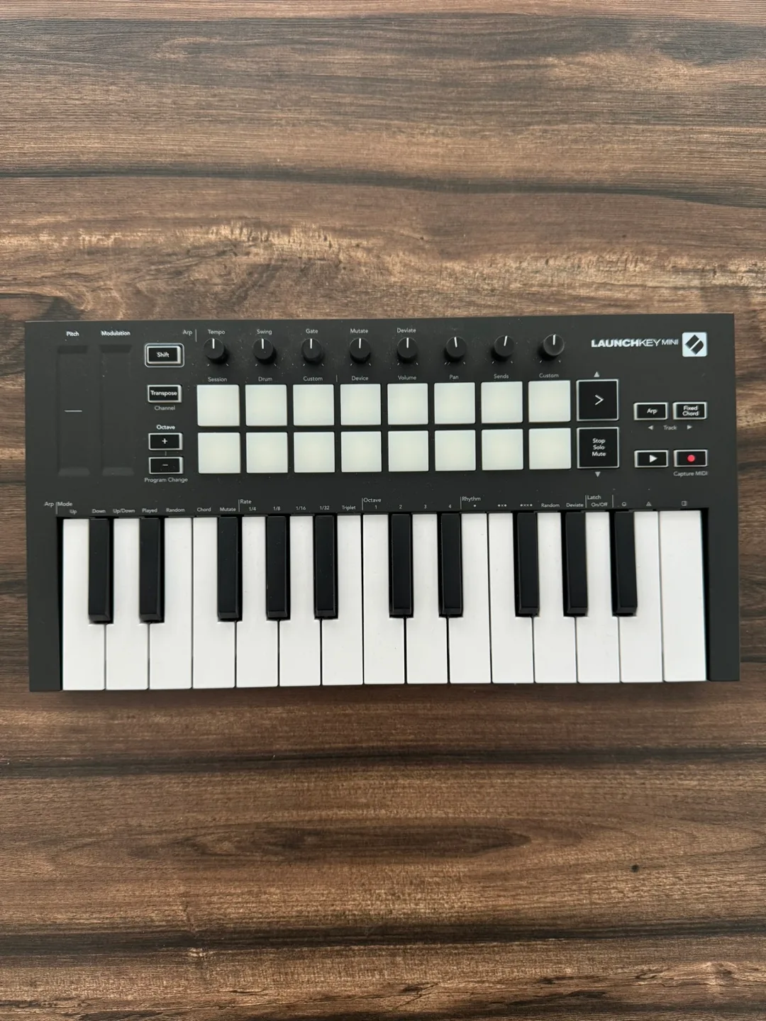 Novation Launchkey Mini MK3 MIDI Keyboard thumbnail