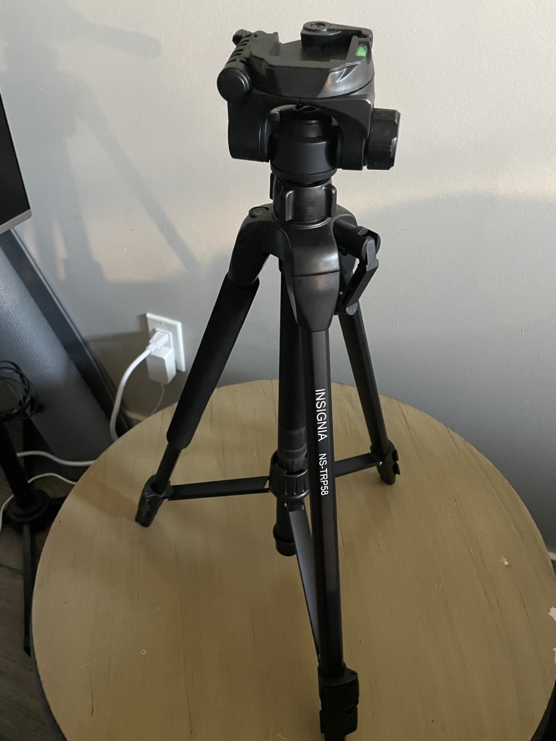 Insignia NS-TRP58 Tripod with Carry Bag - photo 2