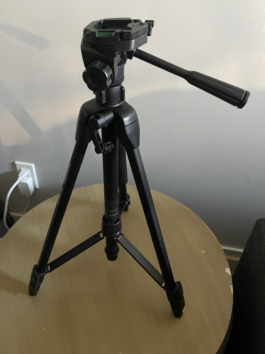 Insignia NS-TRP58 Tripod with Carry Bag - photo 3