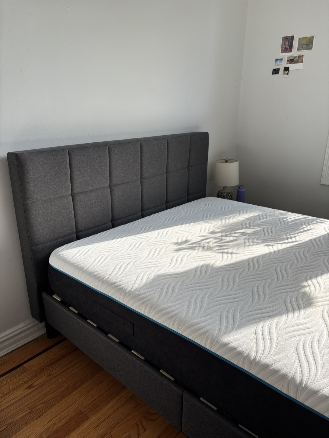 Queen bed frame and mattress - photo 4