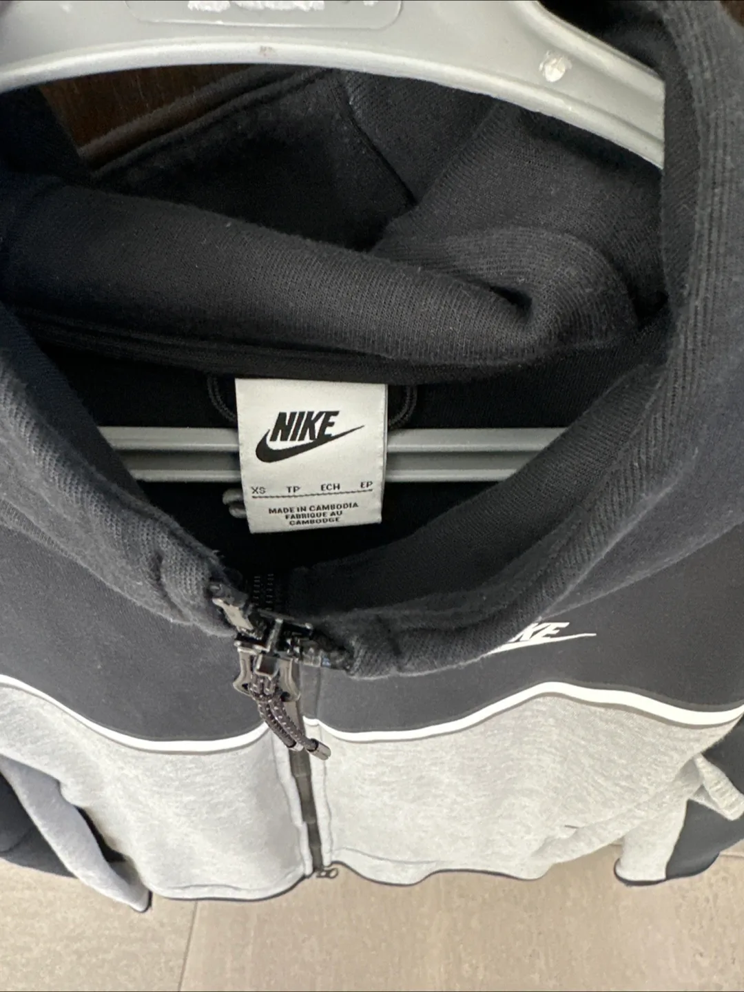 Nike Tech Fleece Hoodie - XS - Black/Grey🇨🇦 image indicator(3)