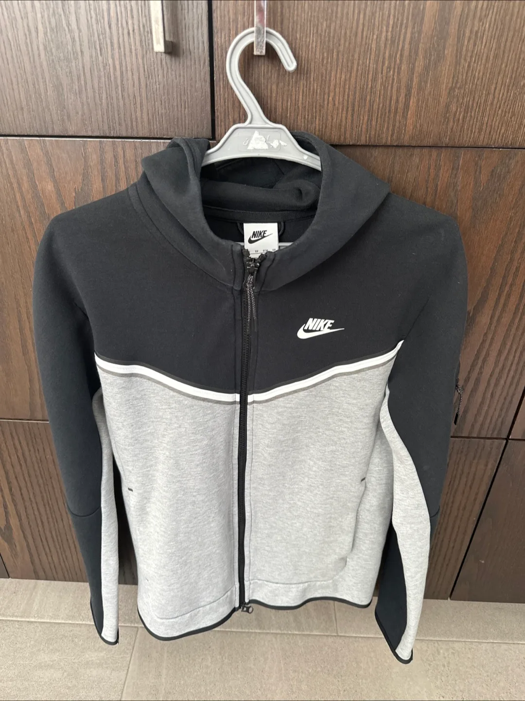 Nike Tech Fleece Hoodie - XS - Black/Grey🇨🇦 thumbnail