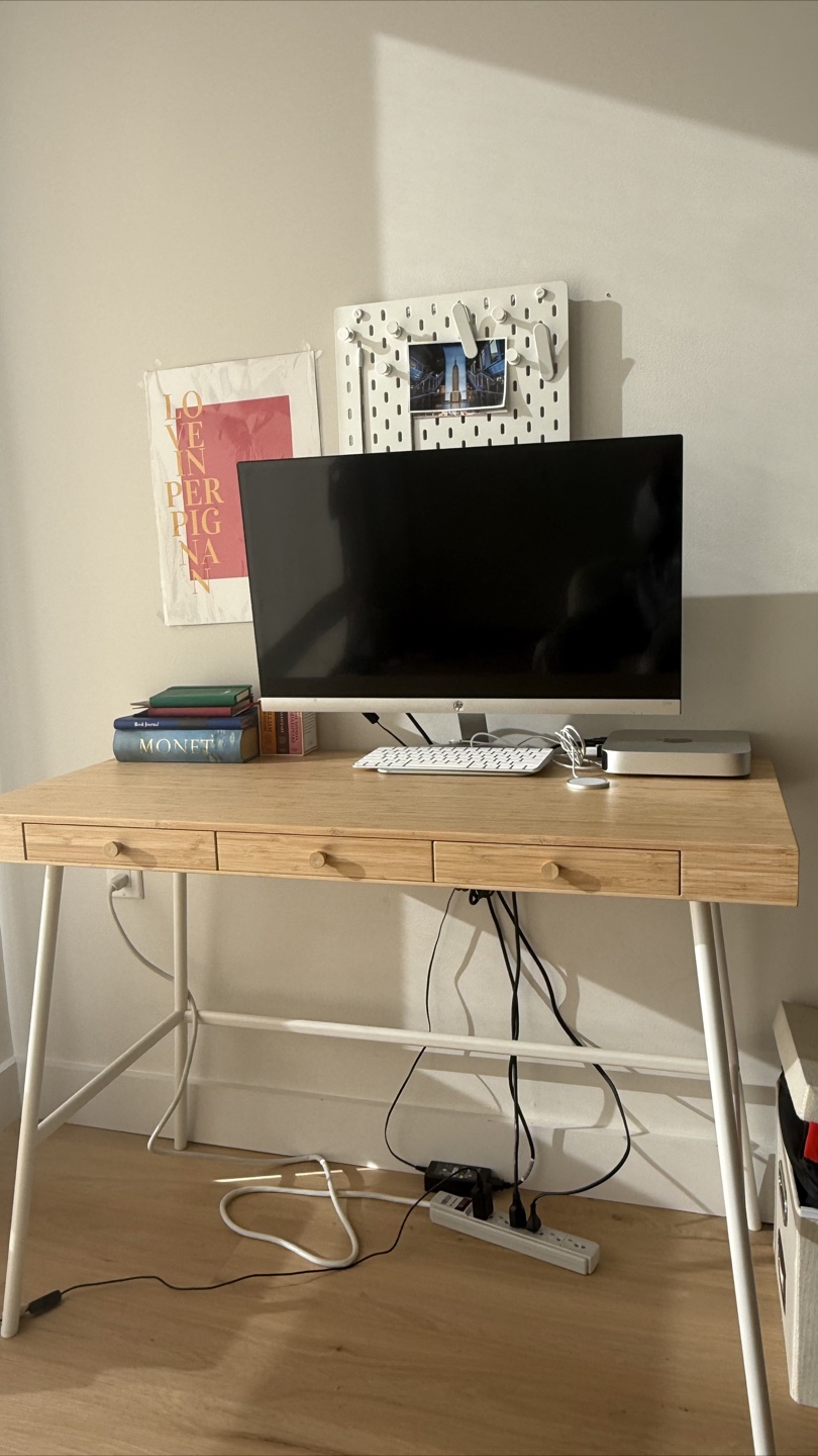 Desk with drawers / hp computer monitor